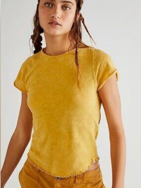 WE THE FREE PEOPLE BE MY BABY SCALLOPED EDGE TEE TOP PAMPAS LIGHT YELLOW L